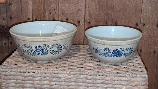 Pyrex Bowls